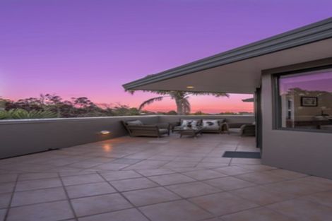 Photo of property in 6 Nottingham Place, Northcross, Auckland, 0630