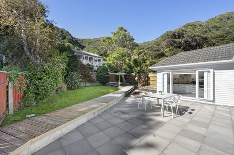 Photo of property in 283 Muritai Road, Eastbourne, Lower Hutt, 5013