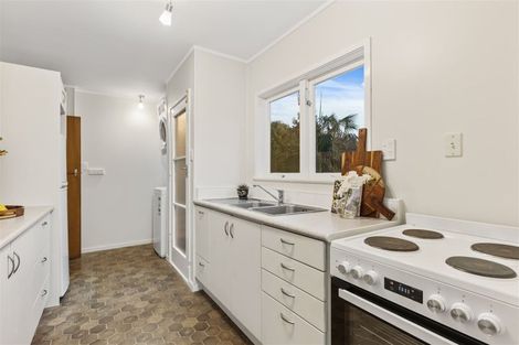 Photo of property in 1/5 Hellyers Street, Birkdale, Auckland, 0626