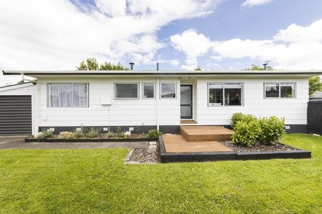 Photo of property in 10 Ashton Place, Highbury, Palmerston North, 4412