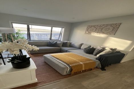 Photo of property in 35 Nobilo Road, Kumeu, 0810