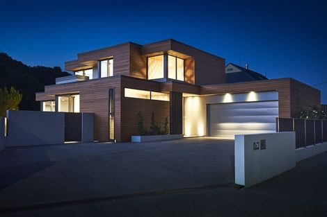 Photo of property in 69 Waikawa Road, Picton, 7220