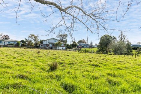 Photo of property in 389 Taupaki Road, Kumeu, 0892