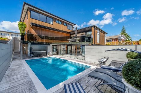 Photo of property in 7 Hartles Place, Mellons Bay, Auckland, 2014