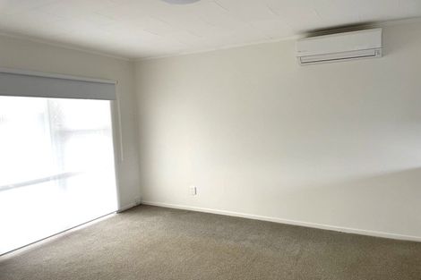 Photo of property in 3/122 Archers Road, Glenfield, Auckland, 0629