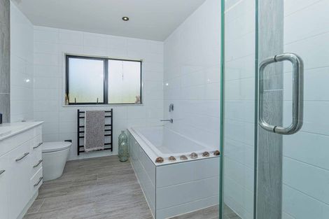 Photo of property in 27 Poplar Glade, Mangawhai, 0573