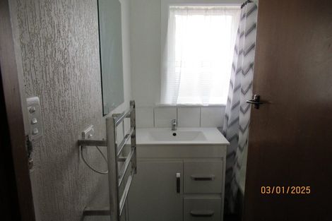 Photo of property in 17 Oreil Avenue, West Harbour, Auckland, 0618