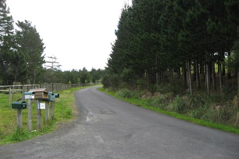 Photo of property in 117 Anzac Road, Waitakere, Auckland, 0816