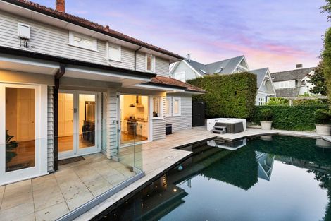 Photo of property in 80 Sarsfield Street, Herne Bay, Auckland, 1011