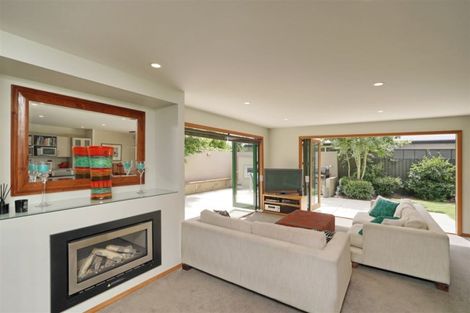 Photo of property in 63a Sandwich Road, Beckenham, Christchurch, 8023