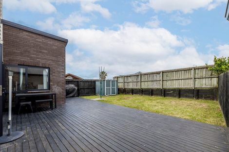 Photo of property in 85 Becker Drive, Weymouth, Auckland, 2103