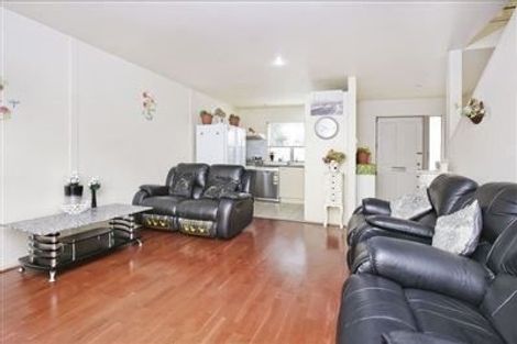 Photo of property in Emery Gardens, 5/4 Ambrico Place, New Lynn, Auckland, 0600