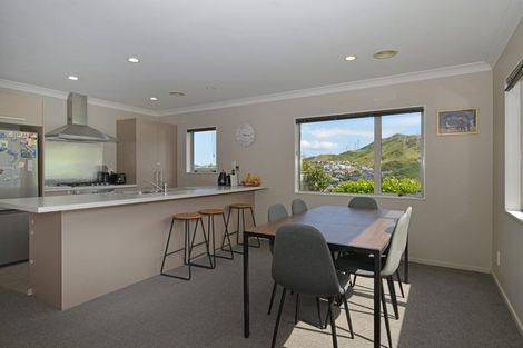 Photo of property in 5a Gifford Grove, Churton Park, Wellington, 6037