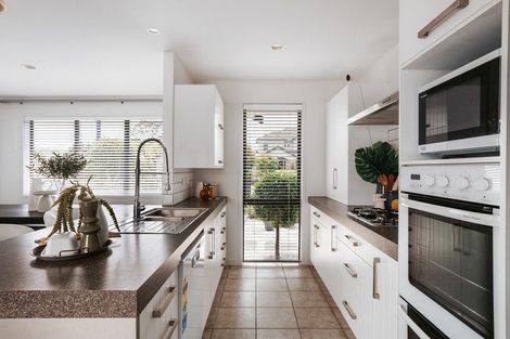 Photo of property in 14 Glenmonarch Place, Pyes Pa, Tauranga, 3112