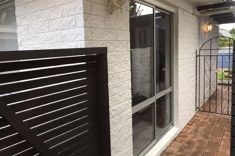 Photo of property in 2/23 Beach Road, Pahurehure, Papakura, 2113