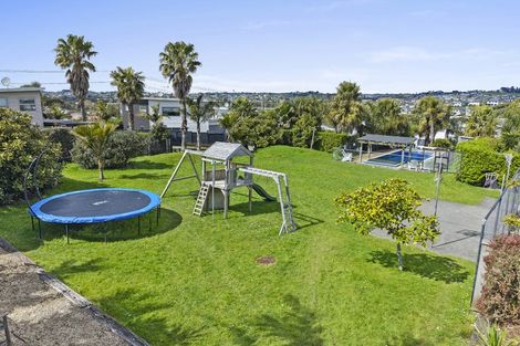 Photo of property in 126 Maire Road, Orewa, 0931