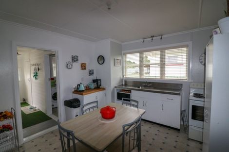 Photo of property in 3 Mathew Street, Dannevirke, 4930