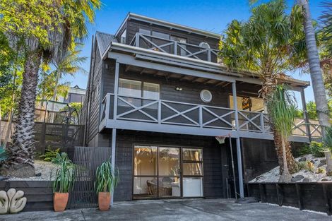 Photo of property in 2/31 Kiteroa Terrace, Rothesay Bay, Auckland, 0630