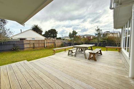 Photo of property in 16 Burns Street, Tawhero, Whanganui, 4501