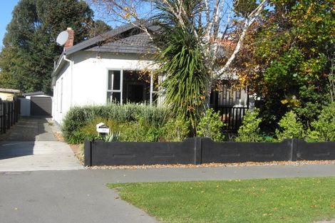 Photo of property in 70 Thackeray Place, Waltham, Christchurch, 8023