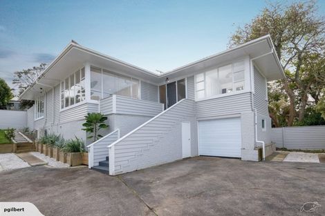 Photo of property in 2/12 Howe Street, Howick, Auckland, 2014