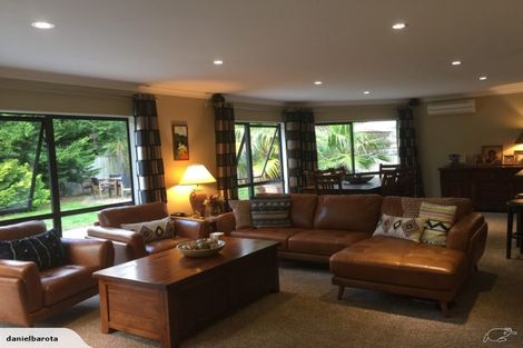 Photo of property in 15 Leanne Way, Waikanae Beach, Waikanae, 5036