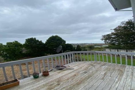 Photo of property in 61 Chequers Avenue, Glenfield, Auckland, 0629