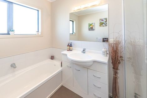 Photo of property in 24 Poynter Place, Gonville, Whanganui, 4501