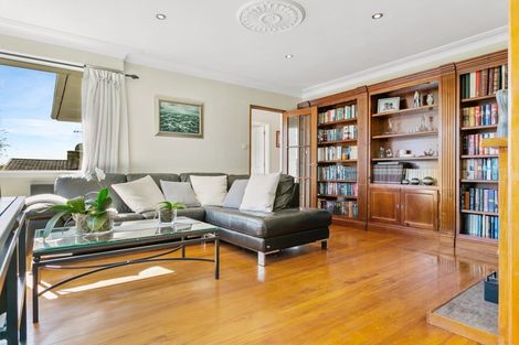 Photo of property in 11 Blakeborough Drive, Forrest Hill, Auckland, 0620