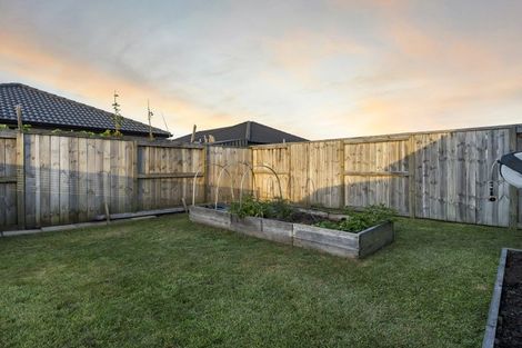 Photo of property in 12 Furlong Road, Papamoa, 3118