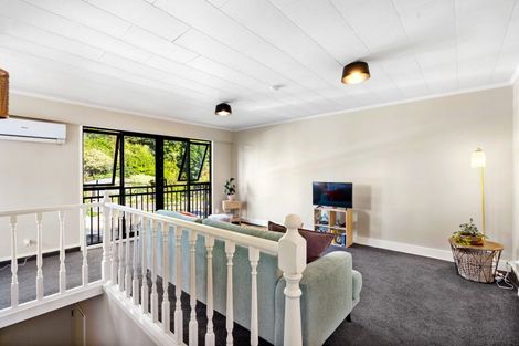 Photo of property in 2/77 Shakespeare Road, Bluff Hill, Napier, 4110