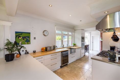 Photo of property in 82 Glandovey Road, Fendalton, Christchurch, 8052