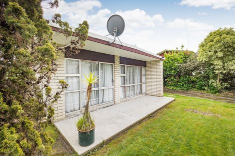 Photo of property in 22 Catlins Crescent, Milson, Palmerston North, 4414