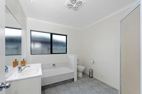 Photo of property in 2 Nautilus Drive, Papamoa Beach, Papamoa, 3118