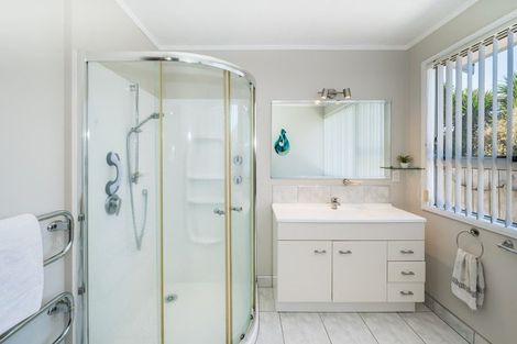 Photo of property in 4 Elder Grove, Paraparaumu, 5032