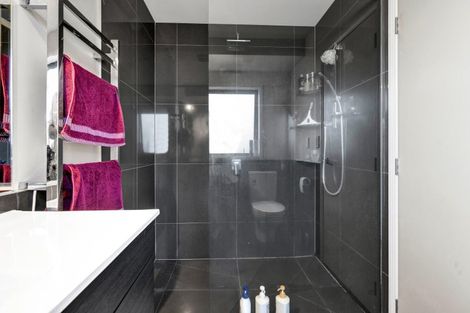 Photo of property in 5d James Drive, Bell Block, New Plymouth, 4312