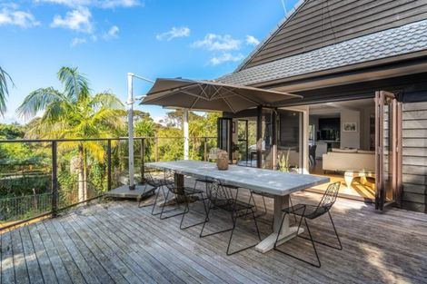 Photo of property in 8a Colenso Place, Mission Bay, Auckland, 1071