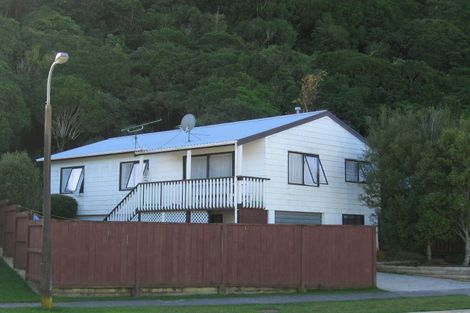 Photo of property in 99 Gillespies Road, Birchville, Upper Hutt, 5018