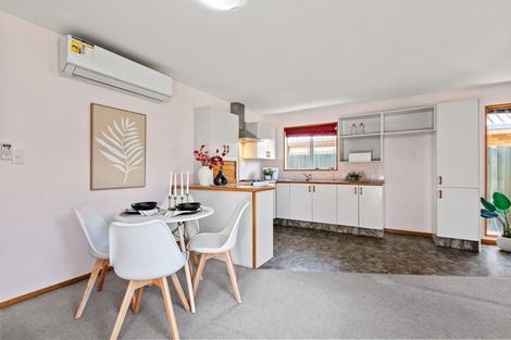 Photo of property in 2/3 Claverley Gardens, Avonhead, Christchurch, 8042