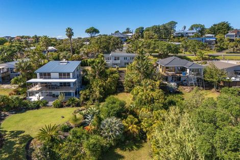 Photo of property in 40 Pohutukawa Avenue, Red Beach, 0932