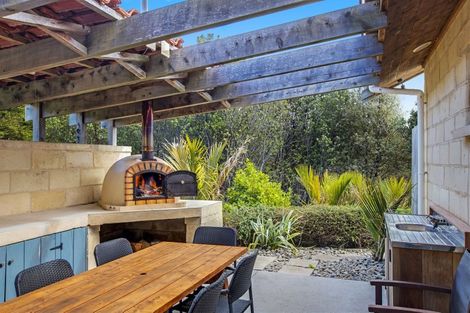 Photo of property in 32 Radar Road, Hot Water Beach, Whitianga, 3591