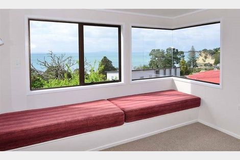 Photo of property in 28 Wade River Road, Stanmore Bay, Whangaparaoa, 0932