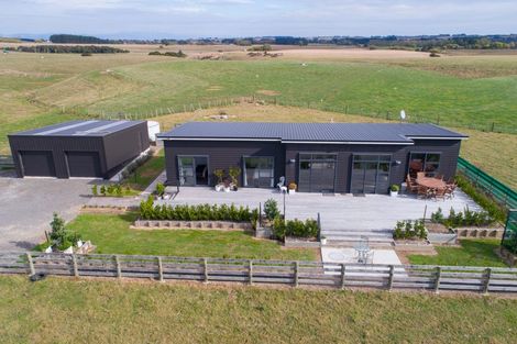 Photo of property in 567 Lethbridge Road, Halcombe, 4775