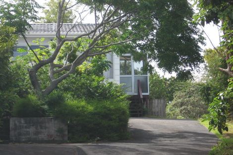 Photo of property in 28 Girrahween Drive, Totara Vale, Auckland, 0629