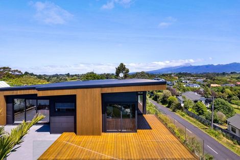 Photo of property in 41 Veale Road, Frankleigh Park, New Plymouth, 4371