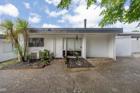 Photo of property in 2/8 Wilbur Place, Pakuranga Heights, Auckland, 2010