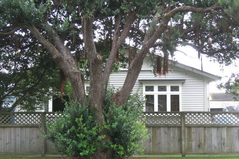 Photo of property in 17 Lincoln Avenue, Epuni, Lower Hutt, 5011