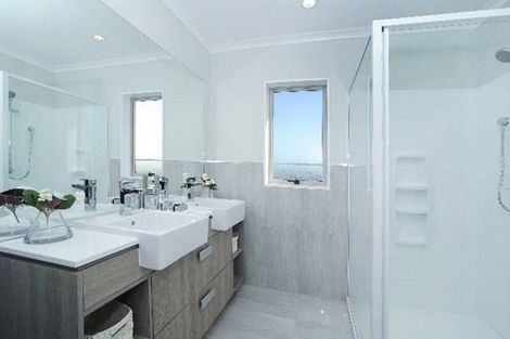 Photo of property in 111 Mackay Drive, Greenhithe, Auckland, 0632