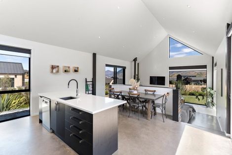 Photo of property in 13 Hackett Road, Jacks Point, Queenstown, 9371