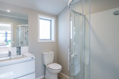 Photo of property in 5 Pearson Place, Paraparaumu, 5032